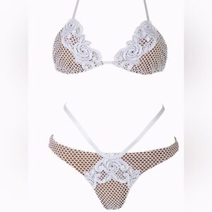 NWOT BEACH BUNNY BED OF ROSES BIKINI SET